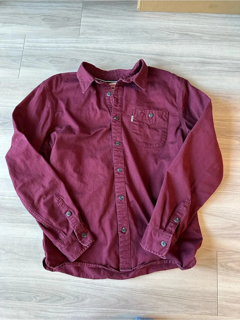 Levi's Classic Button-Down Shirt in Burgundy Mens Medium